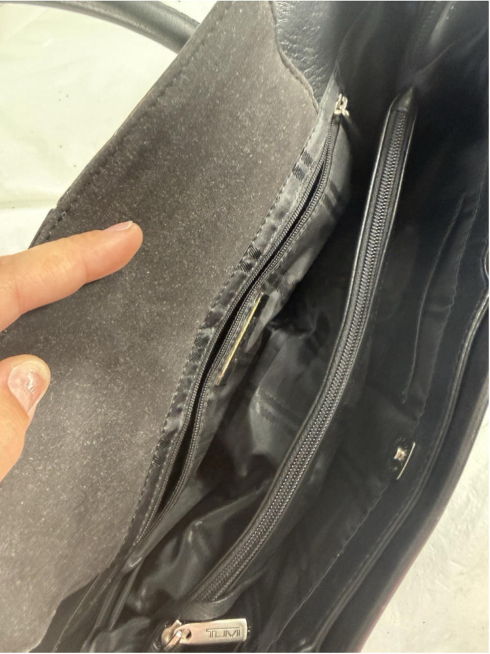 vintage TUMI OLD MONEY black leather shoulder tote bag east-west structured - Picture 8 of 15